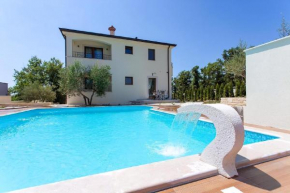 Ferienwohnung Birikina 6, Pool, Garten, Parkplatz, Nova Vas